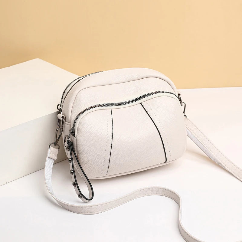 Bolso Bandolera de Cuero Suave – Diseño Minimalista con Toque de Estilo